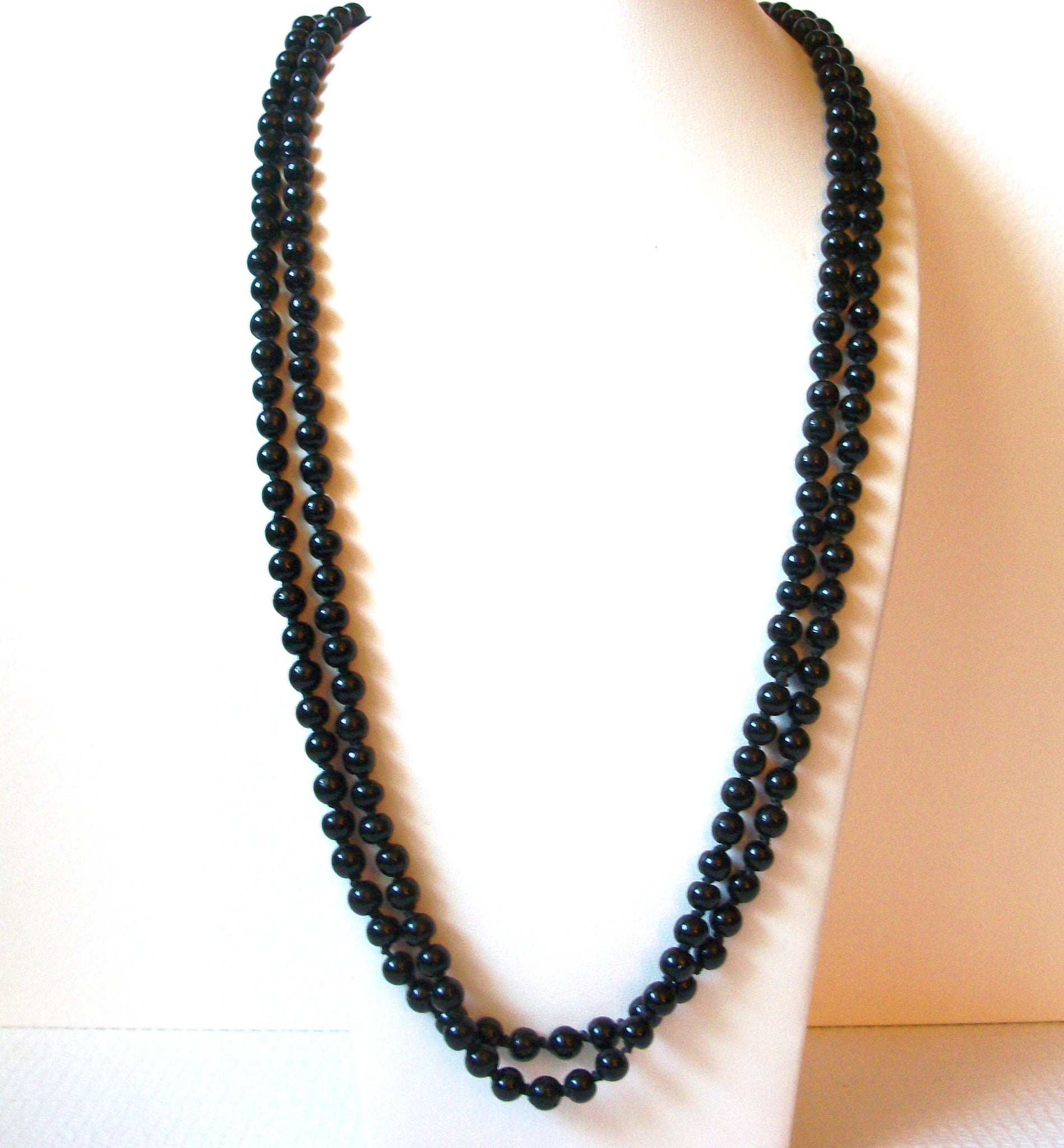 Retro Black Glass Beads Necklace 100420