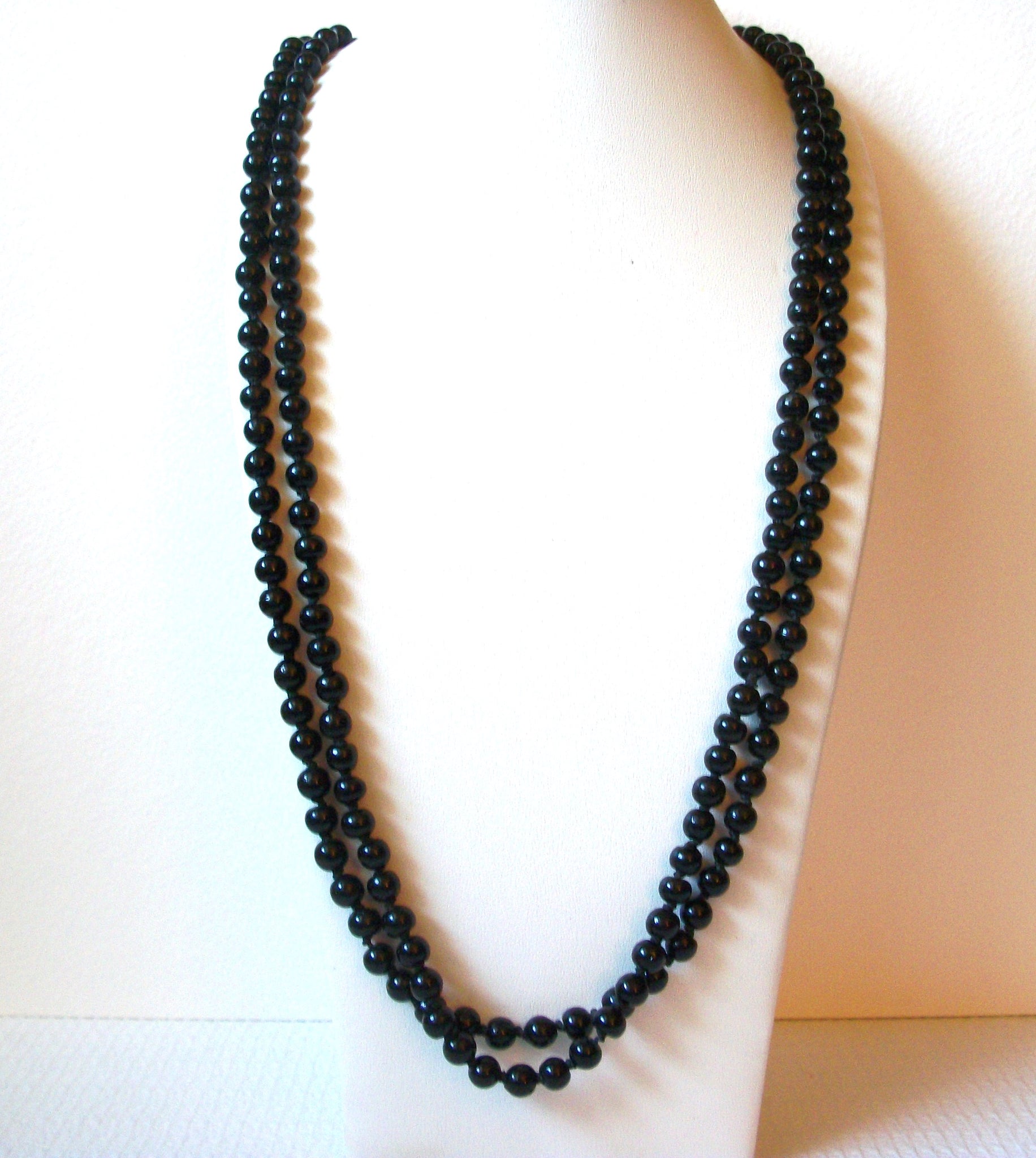 Retro Black Glass Beads Necklace 100420