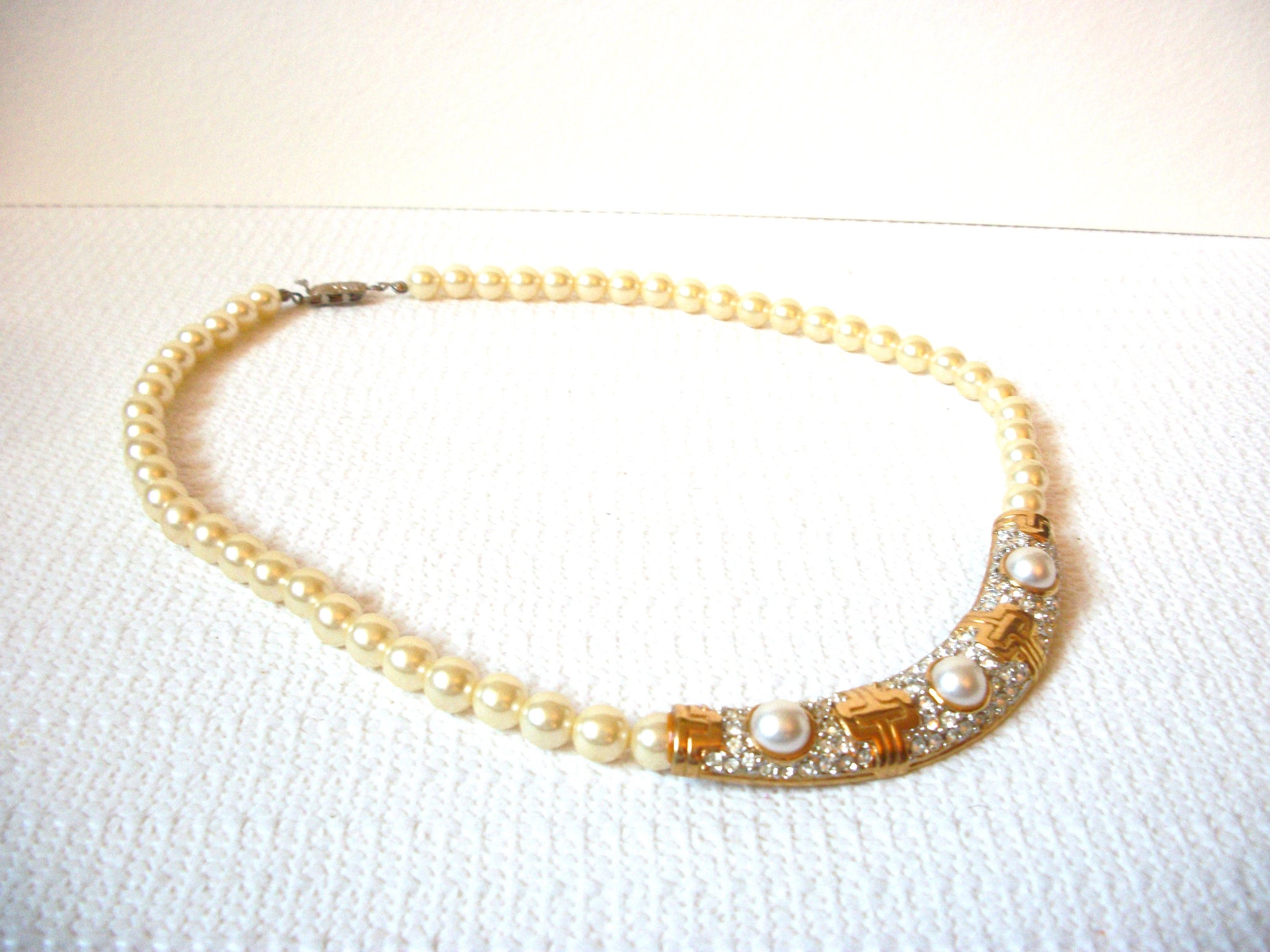 Vintage Glass Pearl Rhinestones Necklace 100420