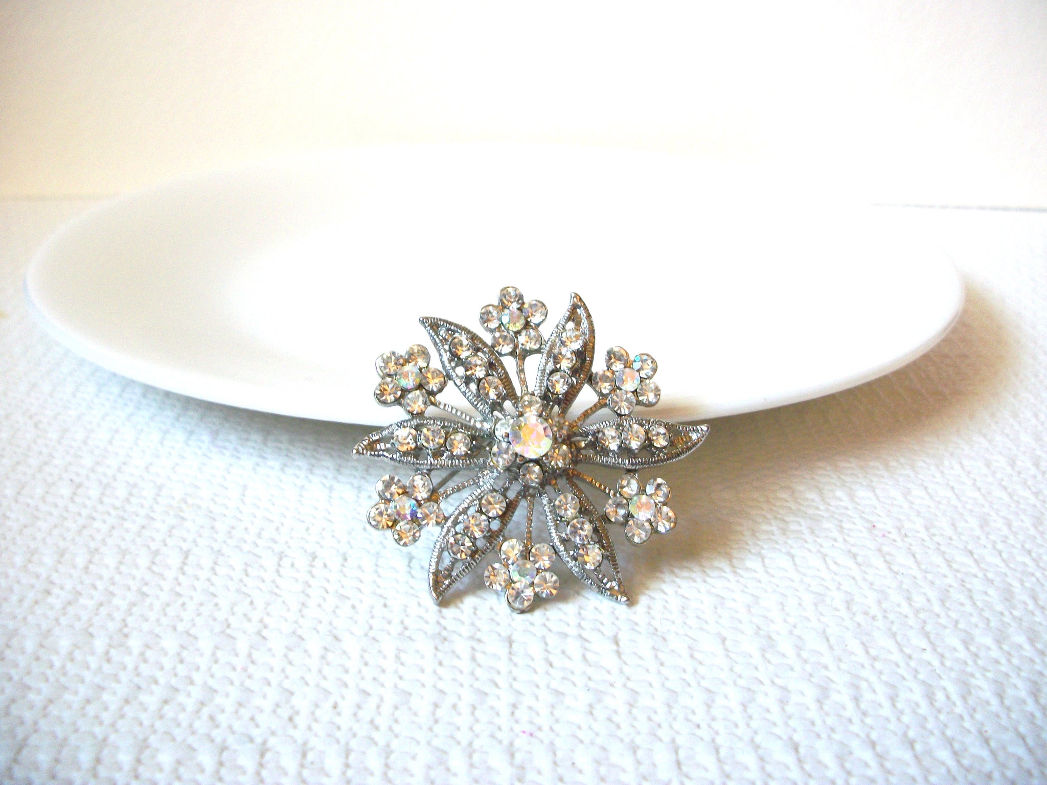 Vintage Clear Rhinestones Brooch Pin 100620