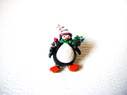 Vintage Resin Penguin Christmas Brooch Pin 60116