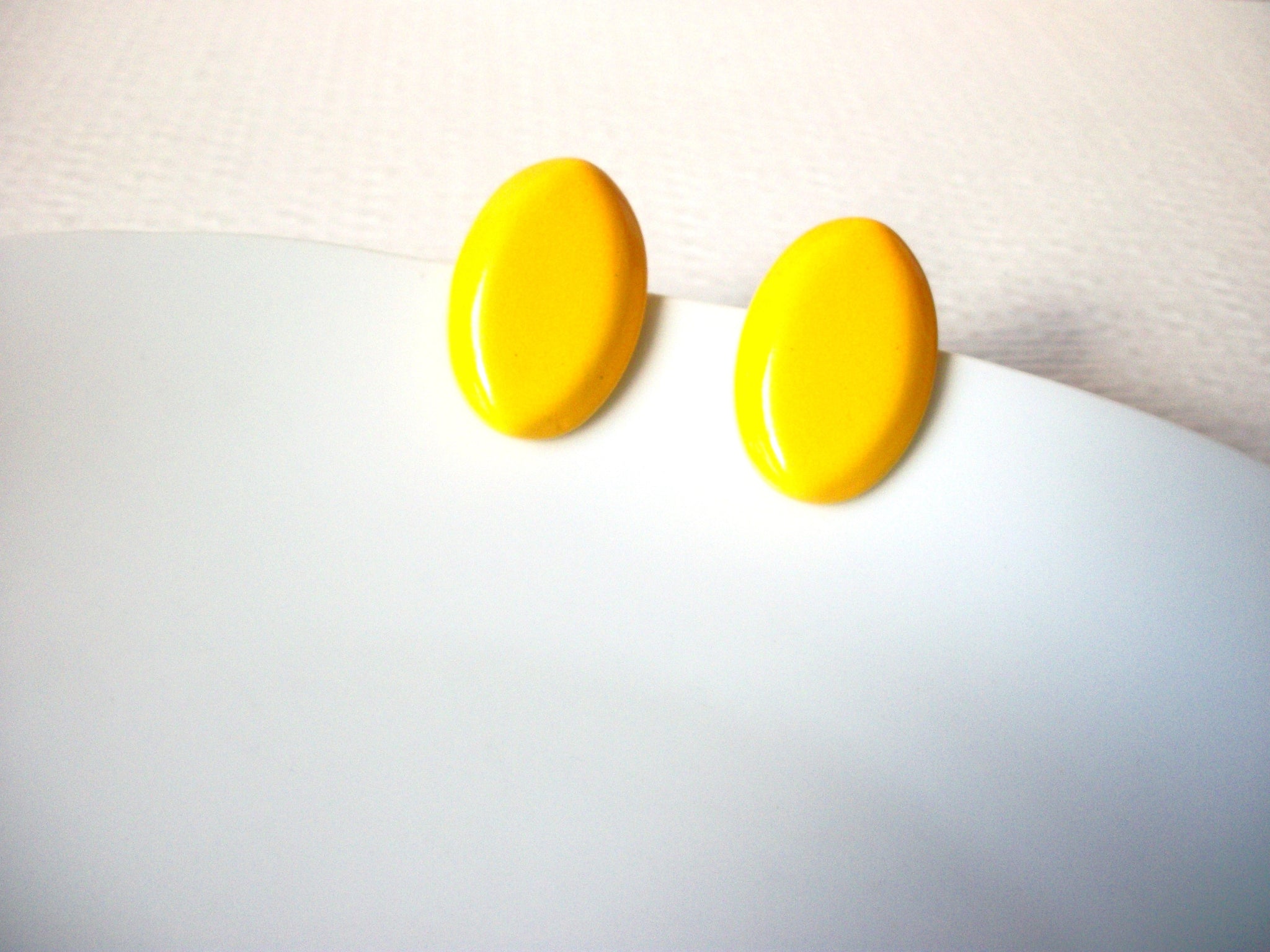 Retro Bright Yellow Old Plastic Earrings 82217