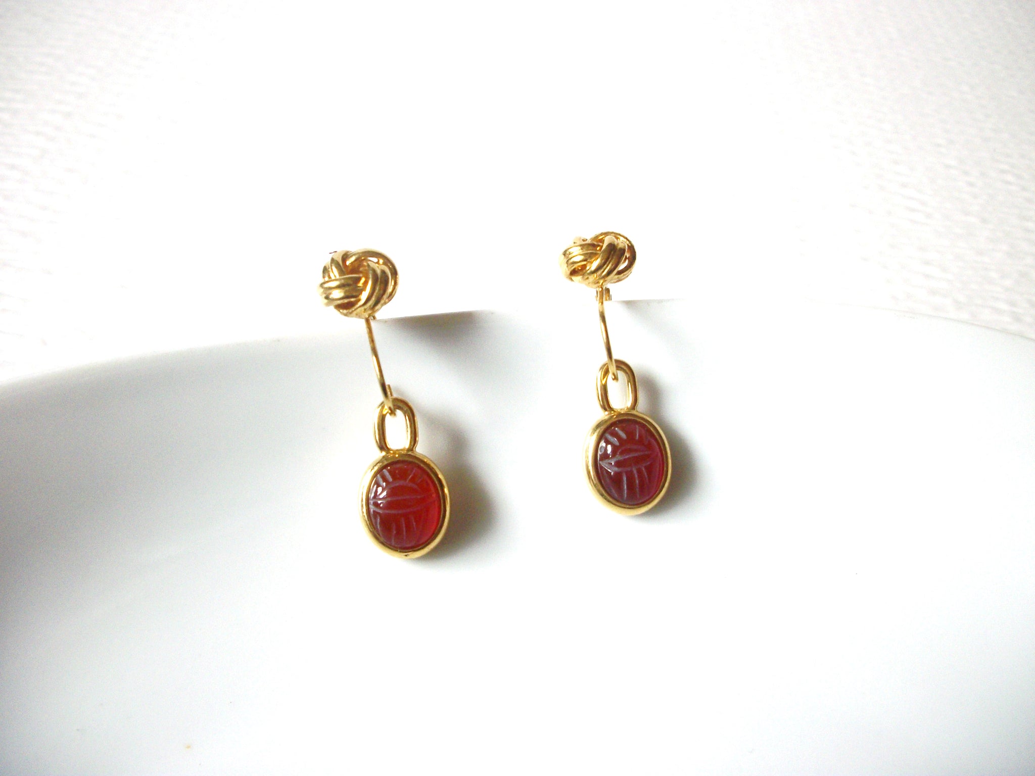 Vintage Gold Toned Knotted Carnelian Scarab Earrings 92517