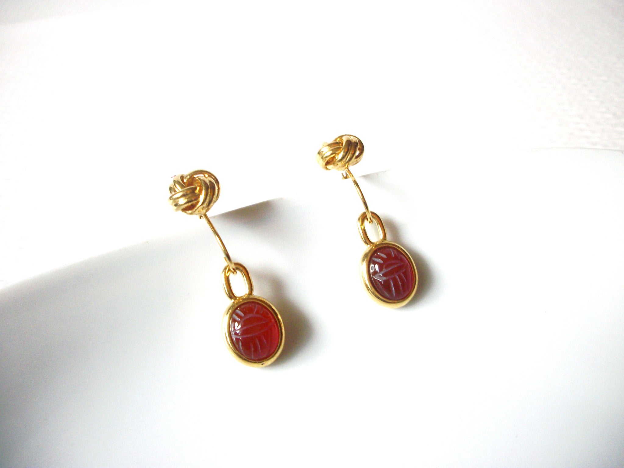 Vintage Gold Toned Knotted Carnelian Scarab Earrings 92517