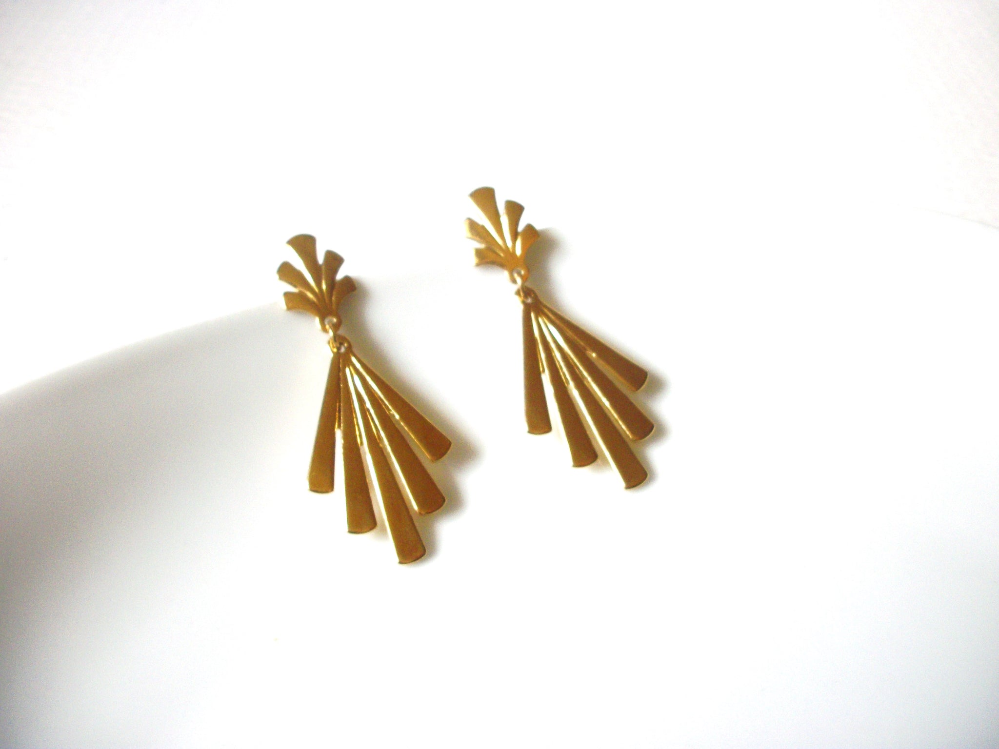 Retro Gold Toned Metal Dangle Earrings 92816