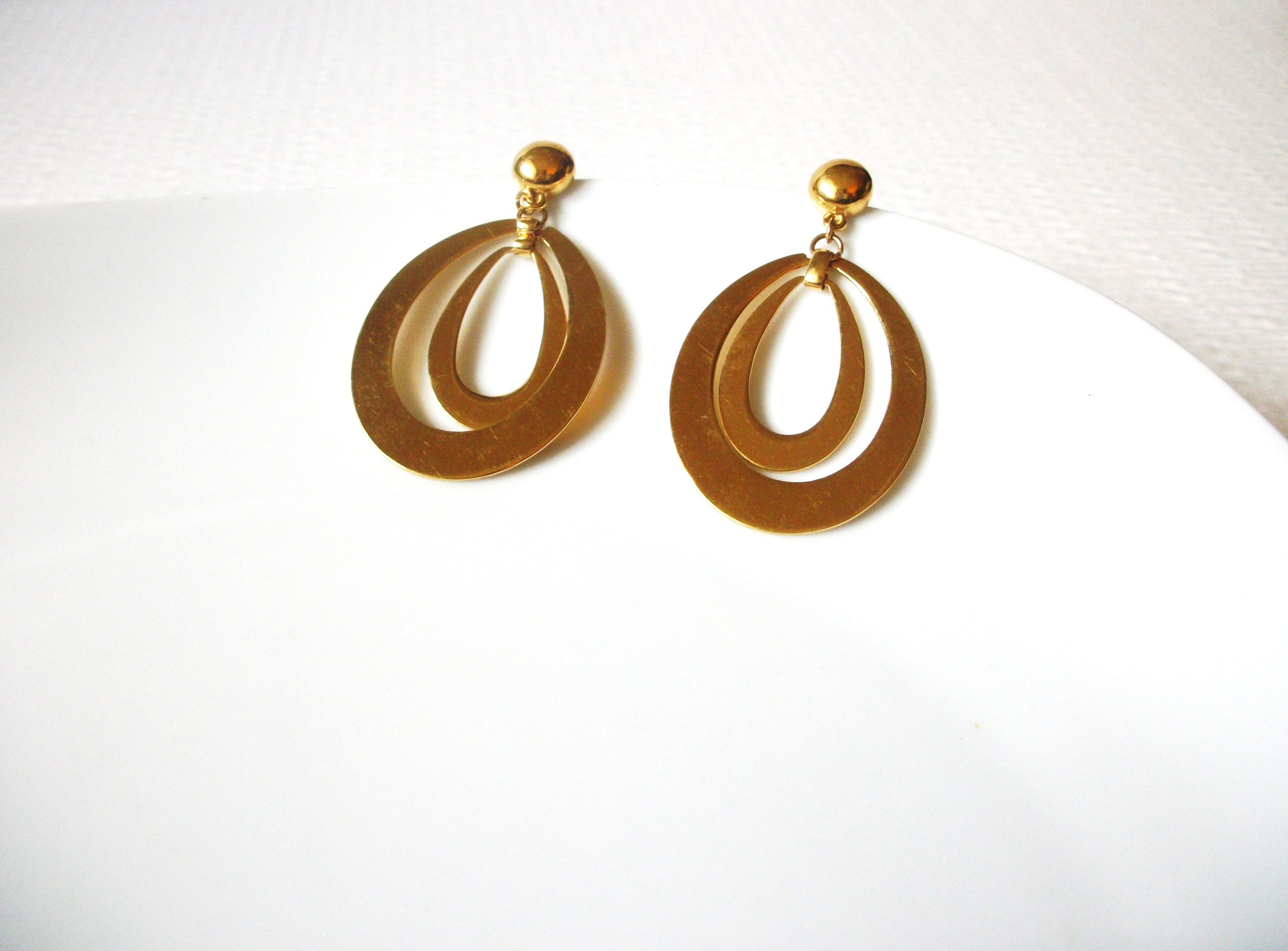 Retro Gold Toned Metal Dangle Earrings 92816