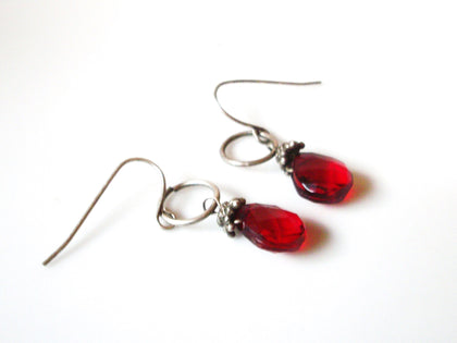 Dainty Red Dangle Earrings 81517