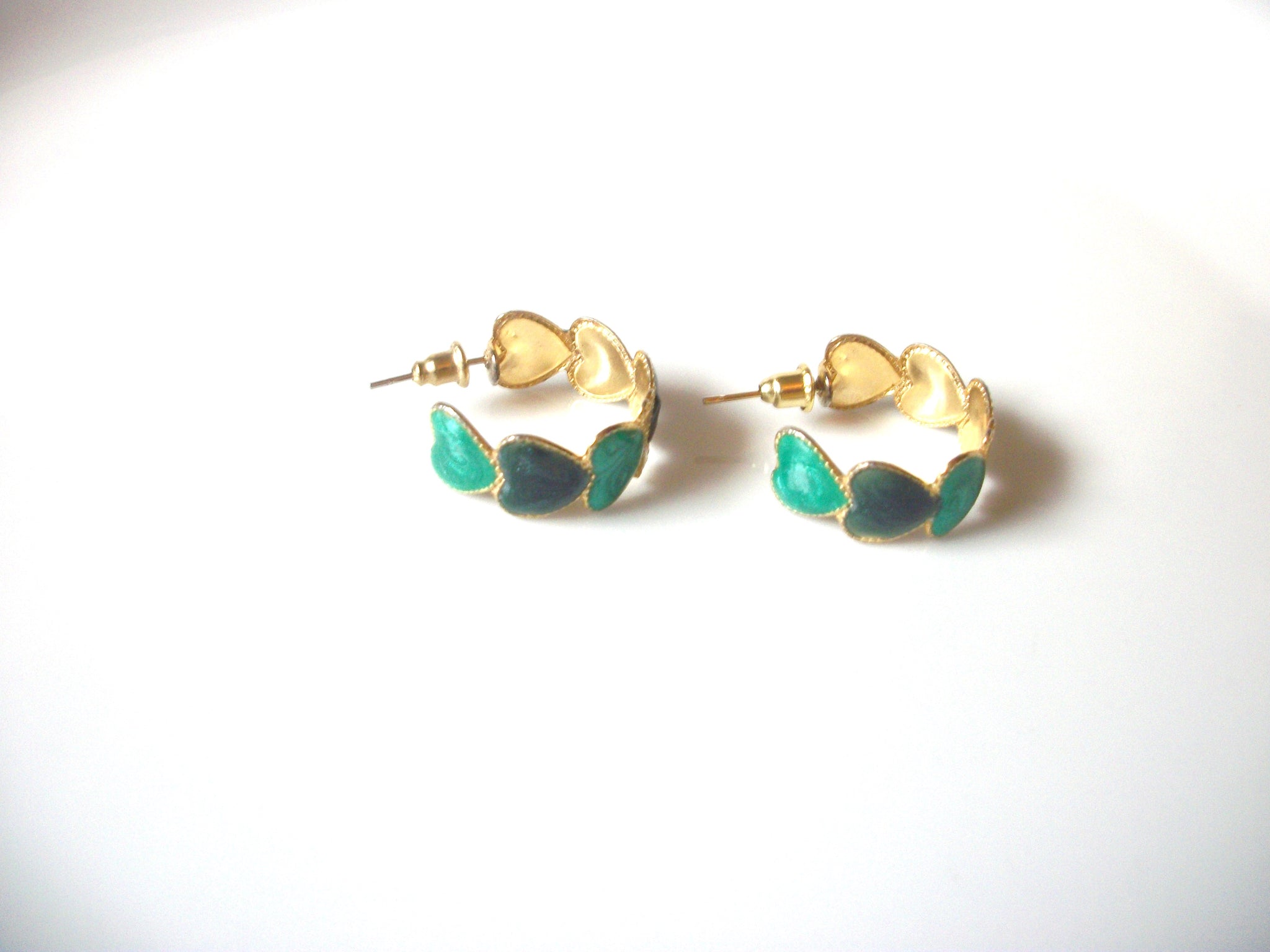 Retro 1980s Smaller Gold Green Heart Hoop Earrings 80417