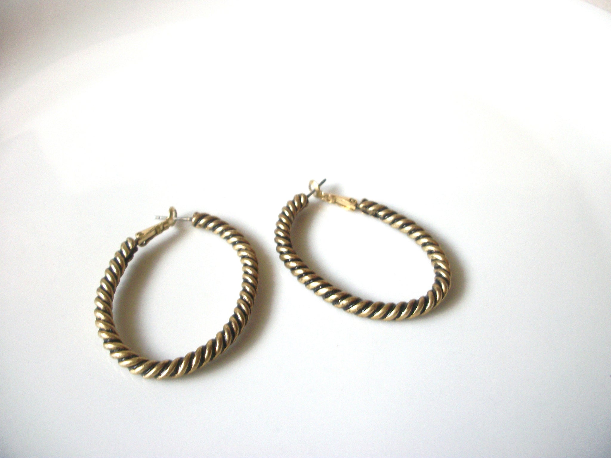 Vintage Brass Black Intertwining Dangle Earrings 92517