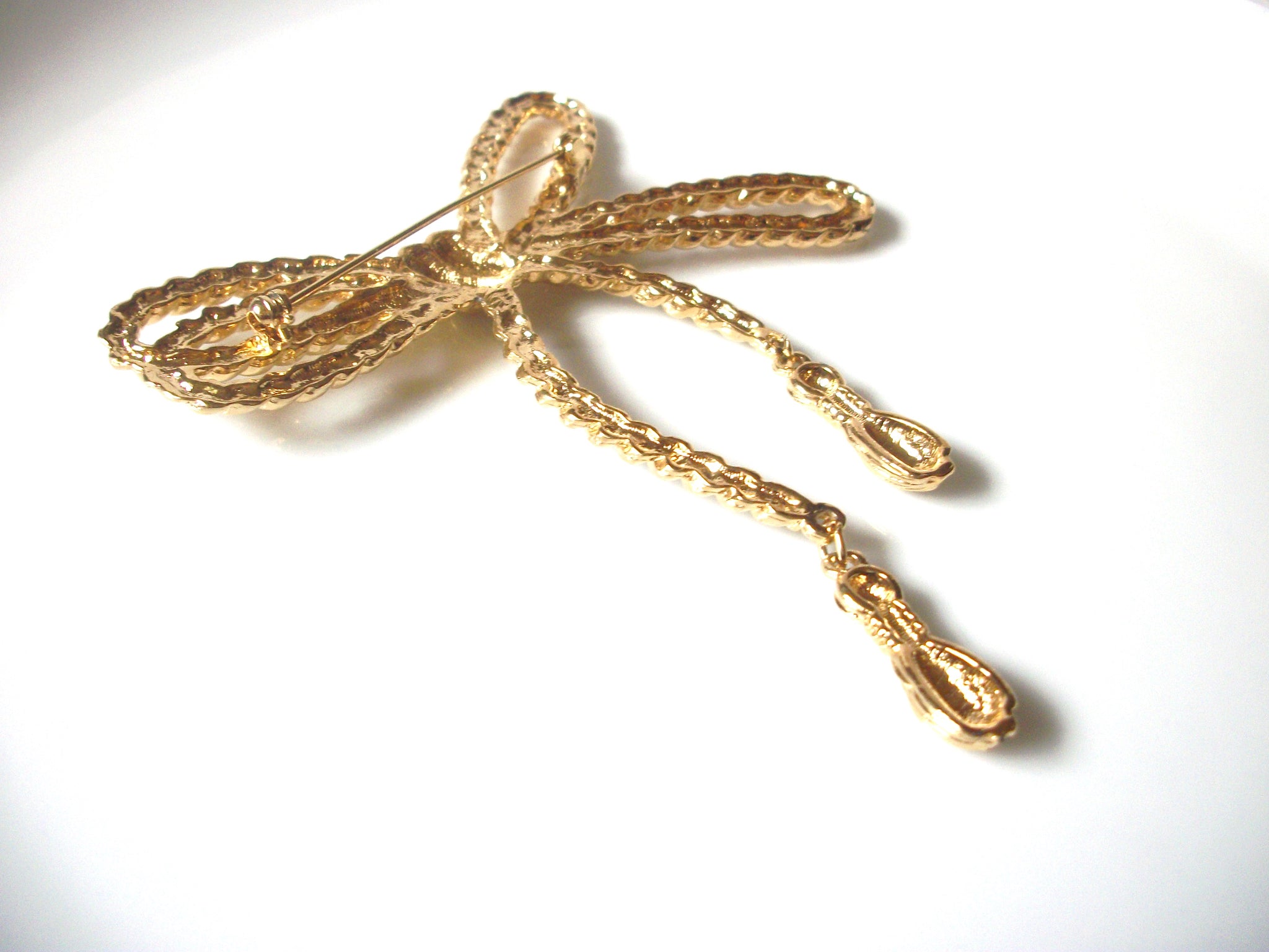 Vintage Large Tassel Gold Toned Brooch Pin 80417