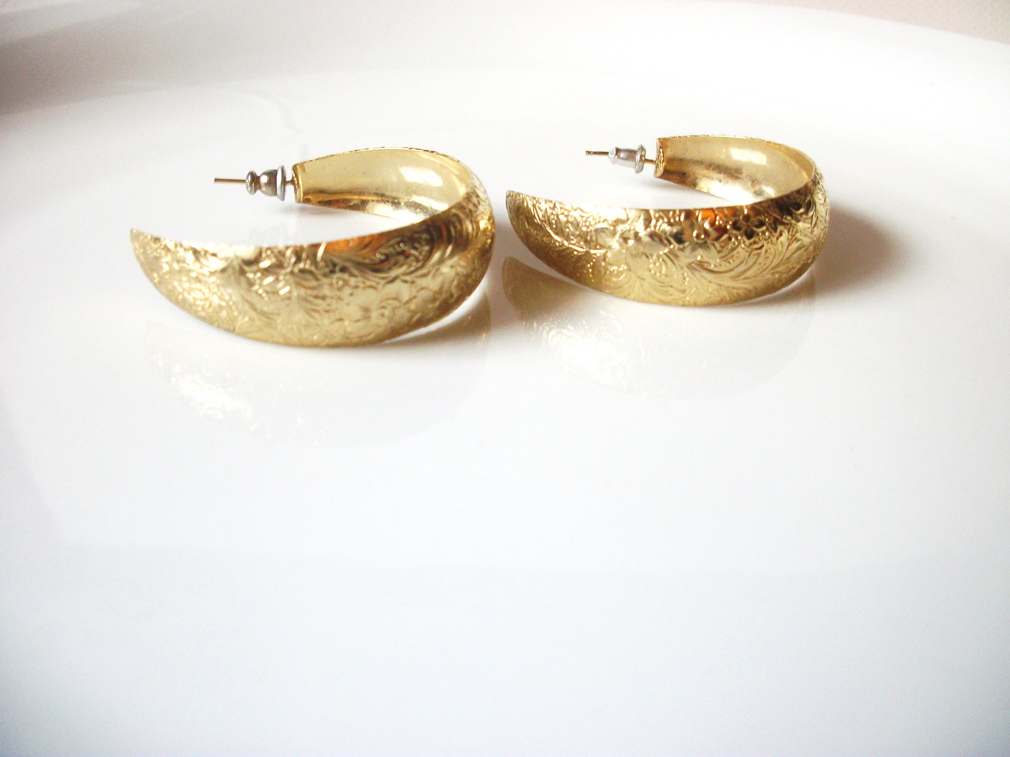 Retro Big Chunky Gold Toned Hoop Earrings 92517