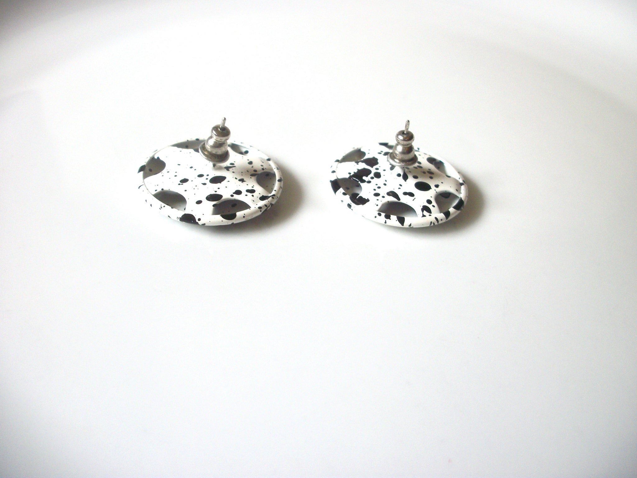 Retro Black White Speckled Earrings 92816