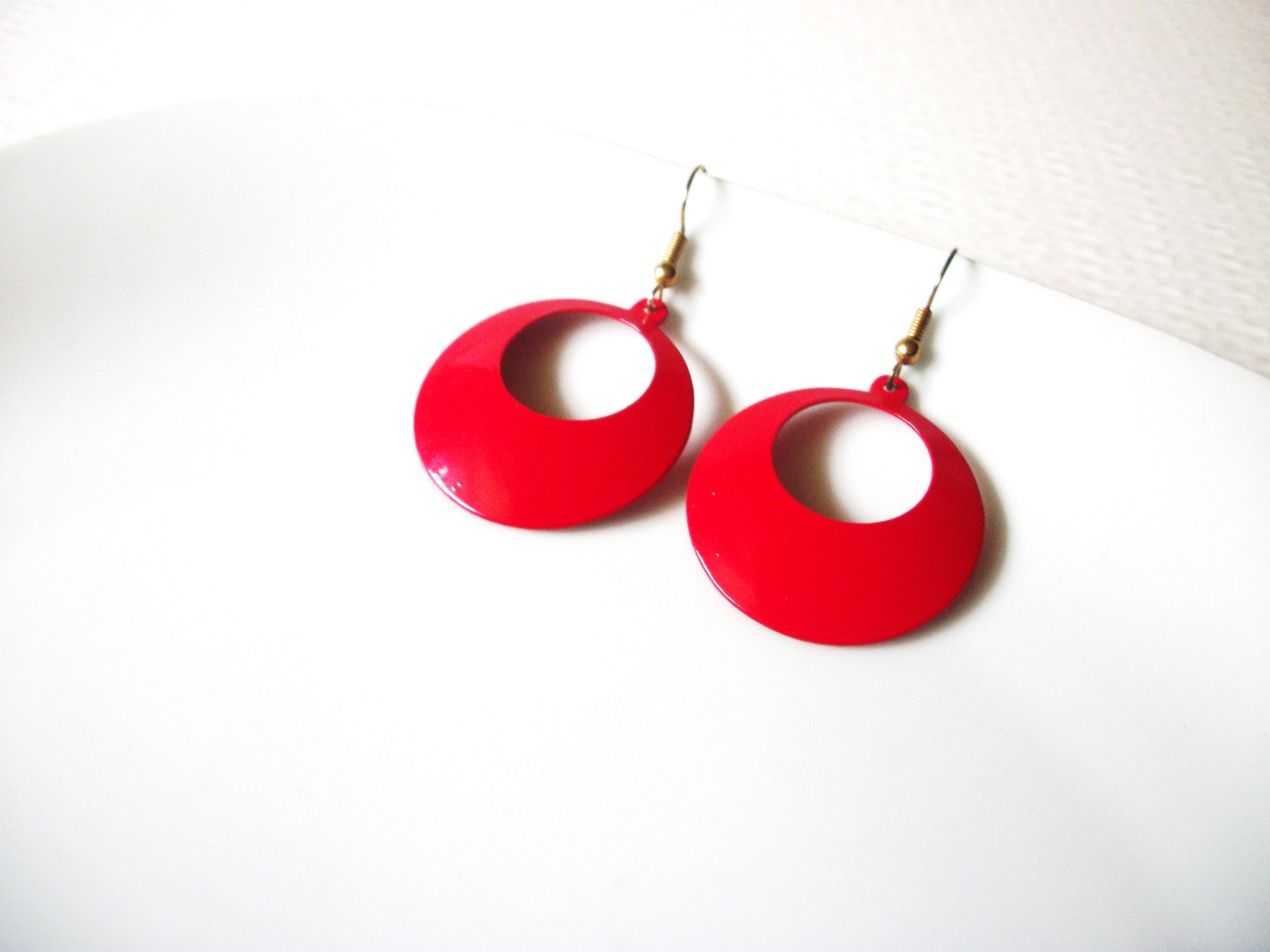 Retro Bright Red Enameled Dangle Earrings 92017