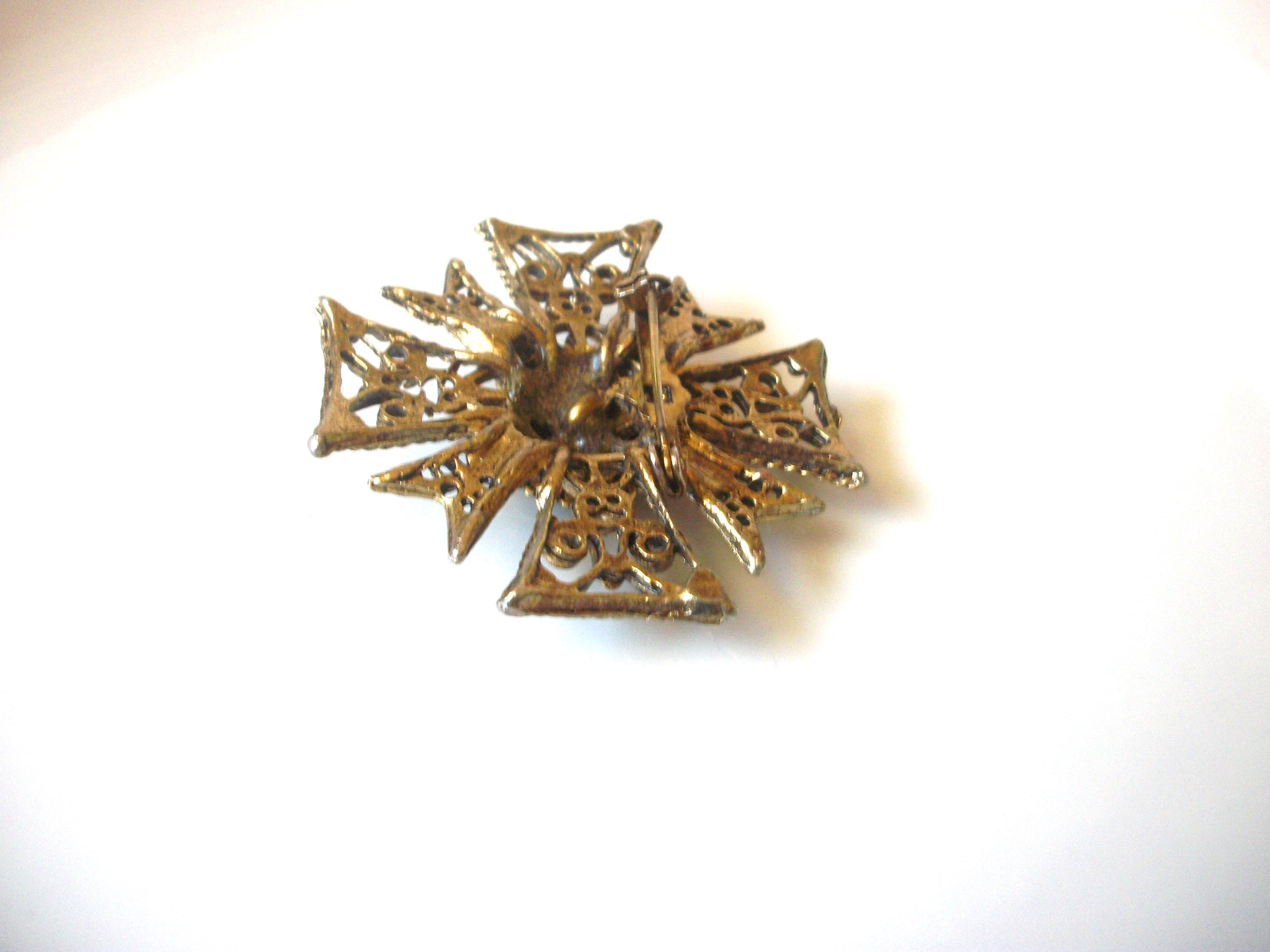 Vintage Damasque Antiqued Gold Toned Rhinestone Brooch Pin 91617