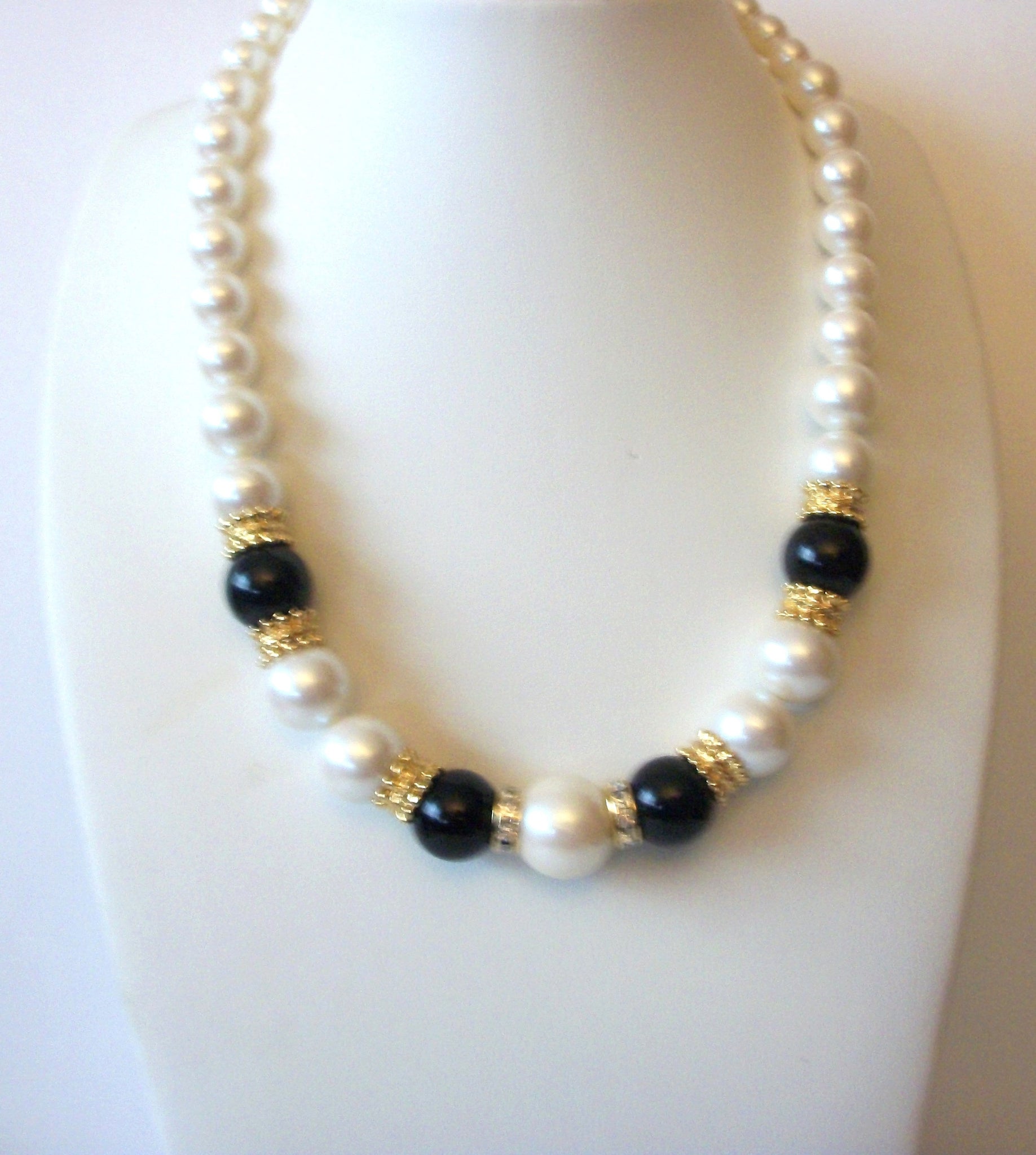 Glass Pearls Rhinestones Necklace 71218S