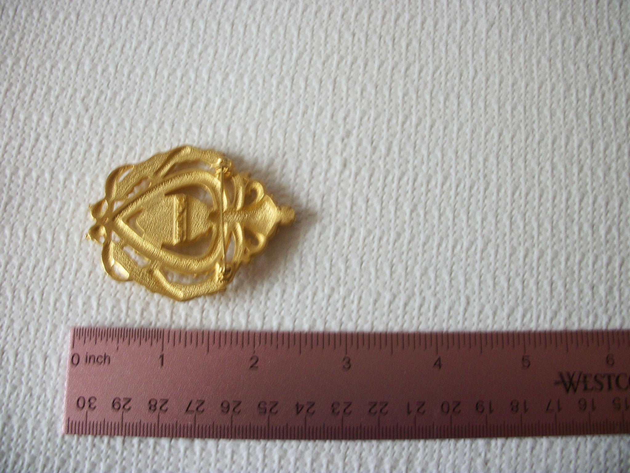 PAQUETTE Stamped Gold Tone Royal Faux Pearl Pin 71218T