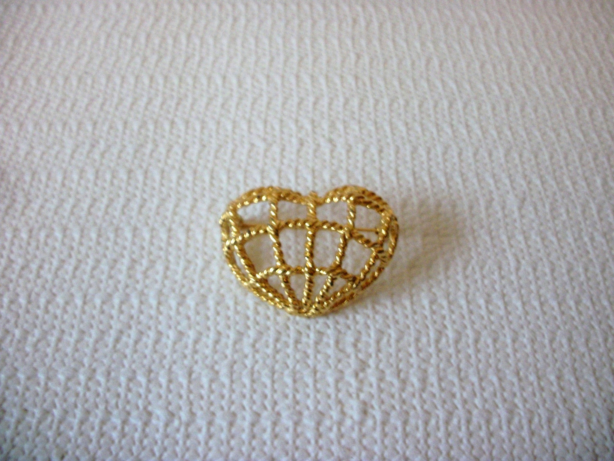 Vintage Gold Toned Big Heart Pin 71218T